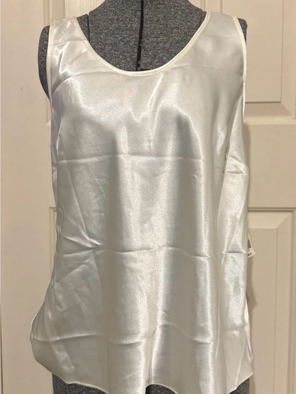 Cabernet White Satin Scoop Neck Tank